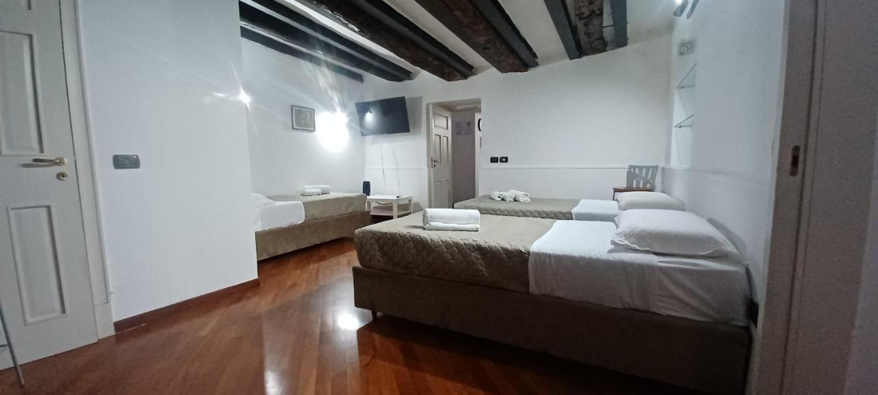 Residenza Nunziatella Apartment Наполи Екстериор снимка