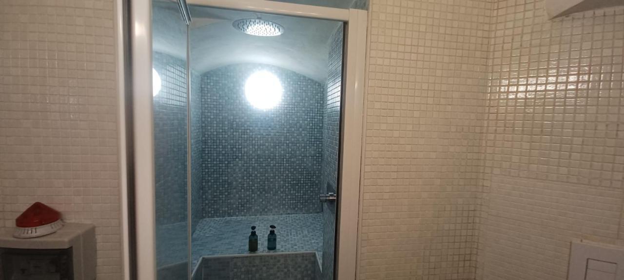 Residenza Nunziatella Apartment Наполи Екстериор снимка