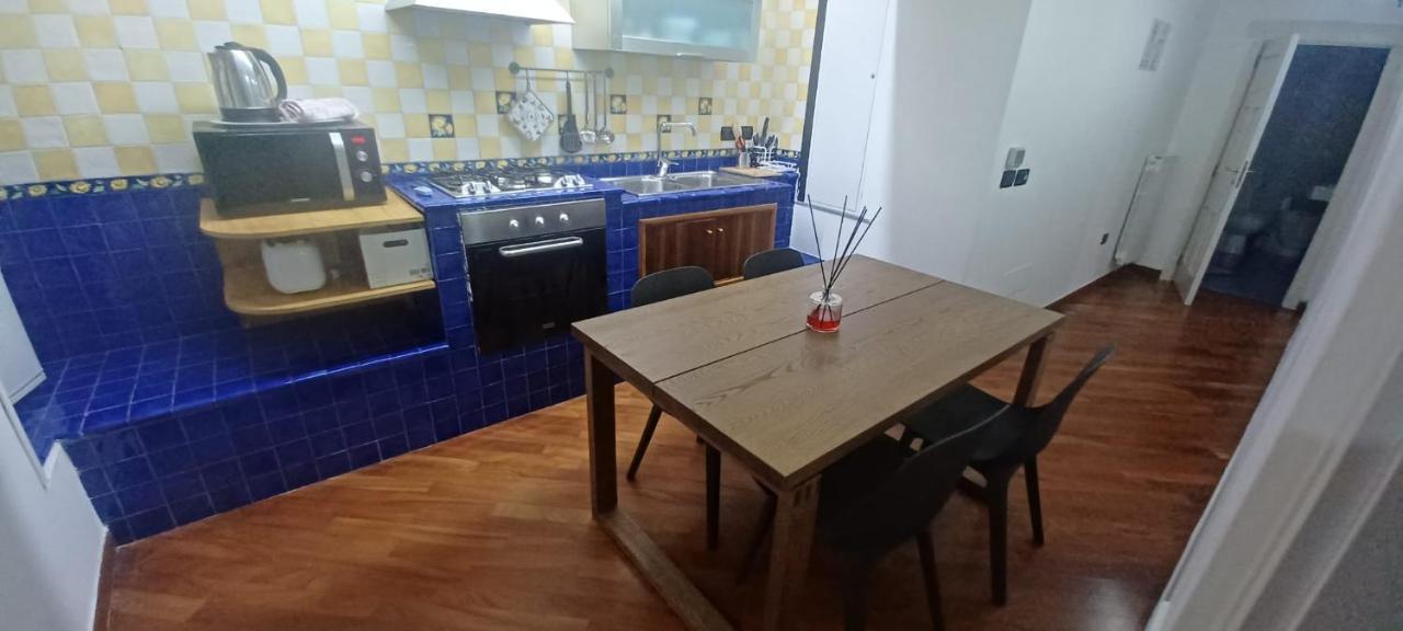Residenza Nunziatella Apartment Наполи Екстериор снимка