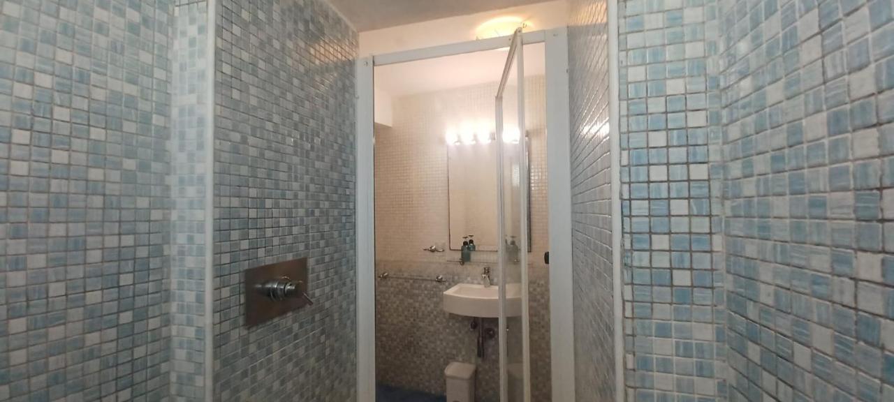 Residenza Nunziatella Apartment Наполи Екстериор снимка